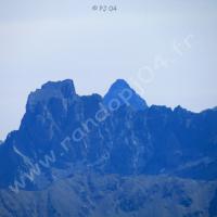 Zoom sur le Brec du Chambeyron… à l’arrière, le Mont Viso