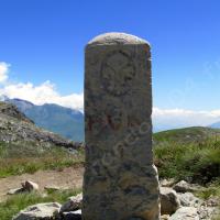 Borne frontalière : Fleur de lys